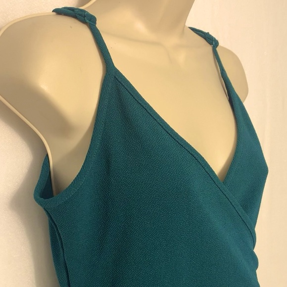 Brand New SHEIN forest green Dress with adjustable straps. - Picture 4 of 10